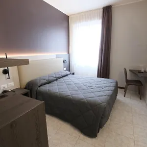 https://mistral.italymilanhotels.net