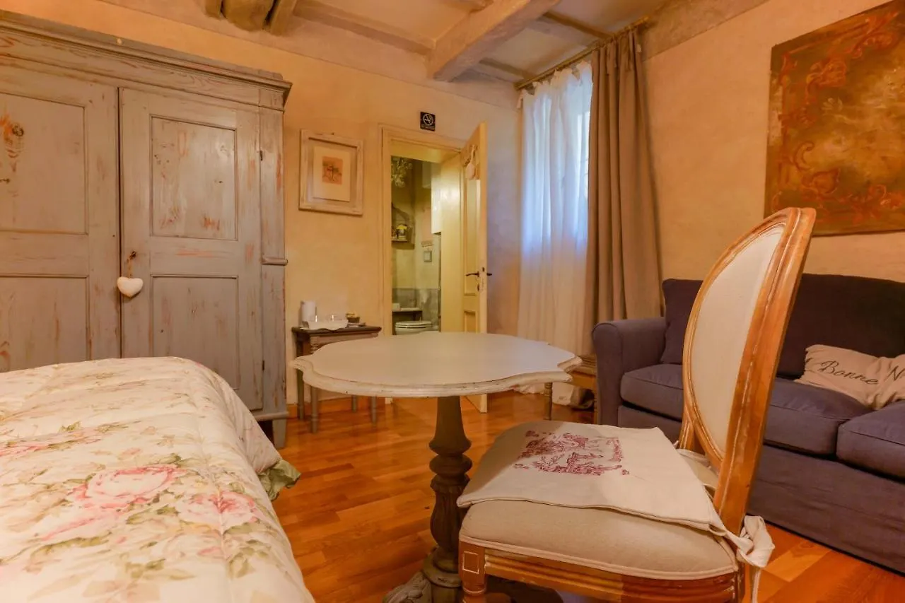 Gallery Guesthouse Bologna 0*,  Italy