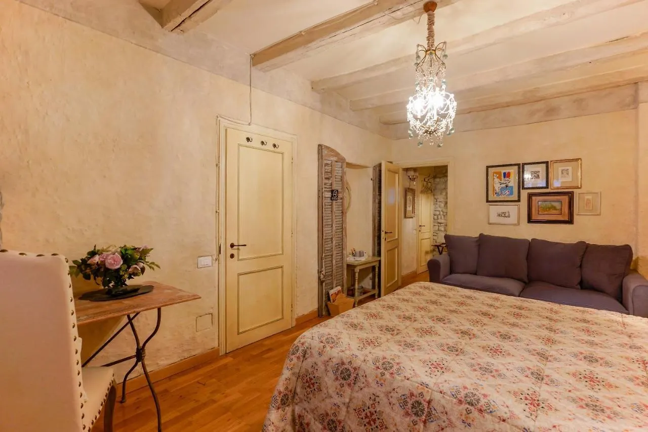 Gallery Guesthouse Bologna 0*,  Italy