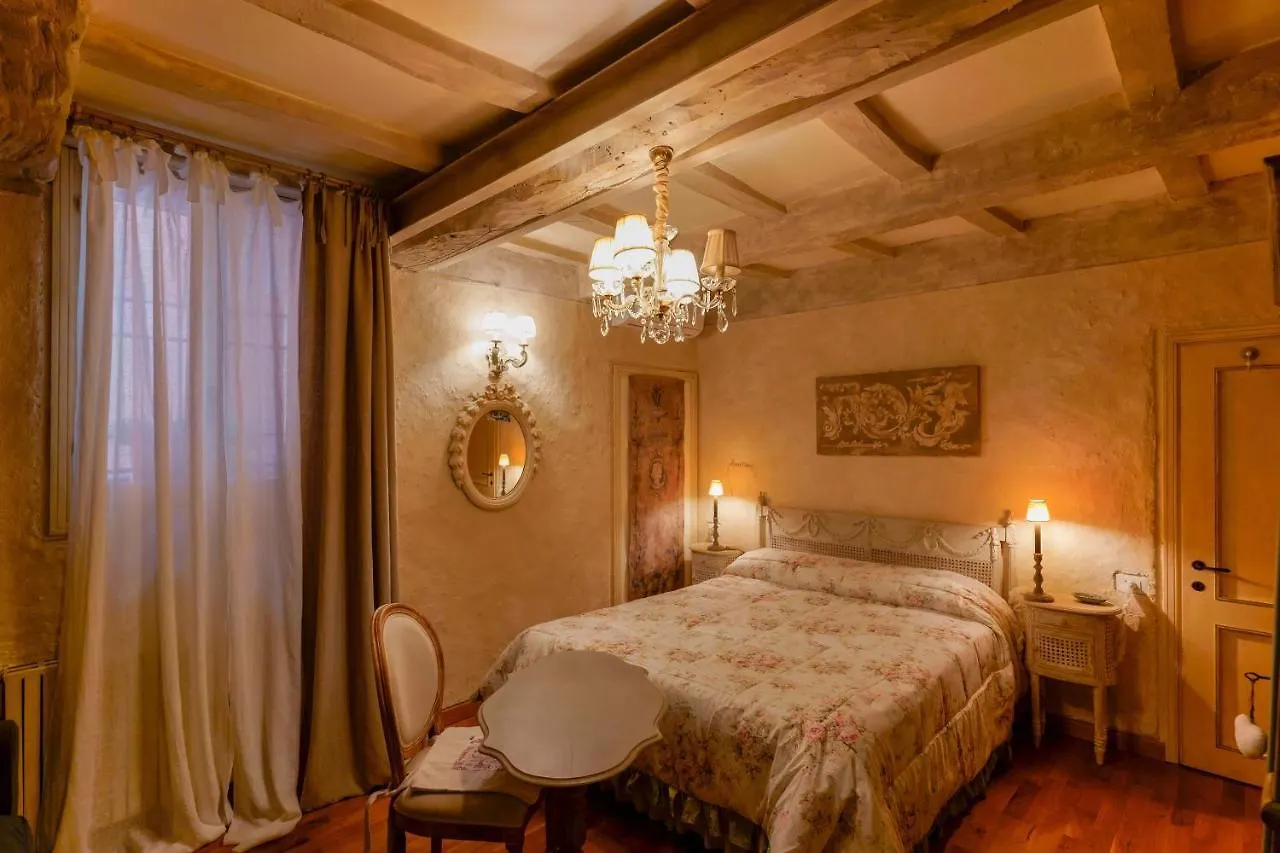 Gallery Guesthouse Bologna 0*,  Italy